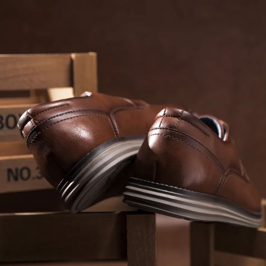 Zapatillas Derby con cordones para hombre con suela en contraste-Footwear for men-Casaluzia