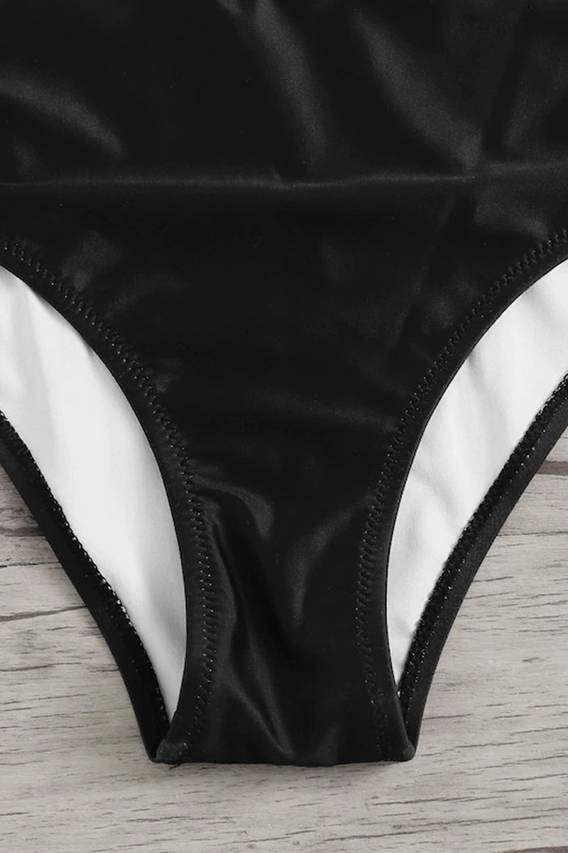 Bañador de mujer de una pieza con cuello halter, abertura frontal y sección media a rayas-Swimwear for women-Casaluzia