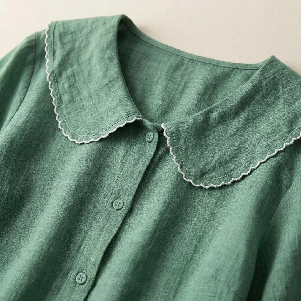 Blusa de mujer con cierre de botones y cuello redondeado-Blouse for women-Casaluzia