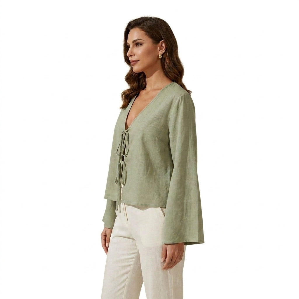 Blusa de mujer con escote en V, cierre de lazos frontal y mangas anchas-Blouse for women-Casaluzia