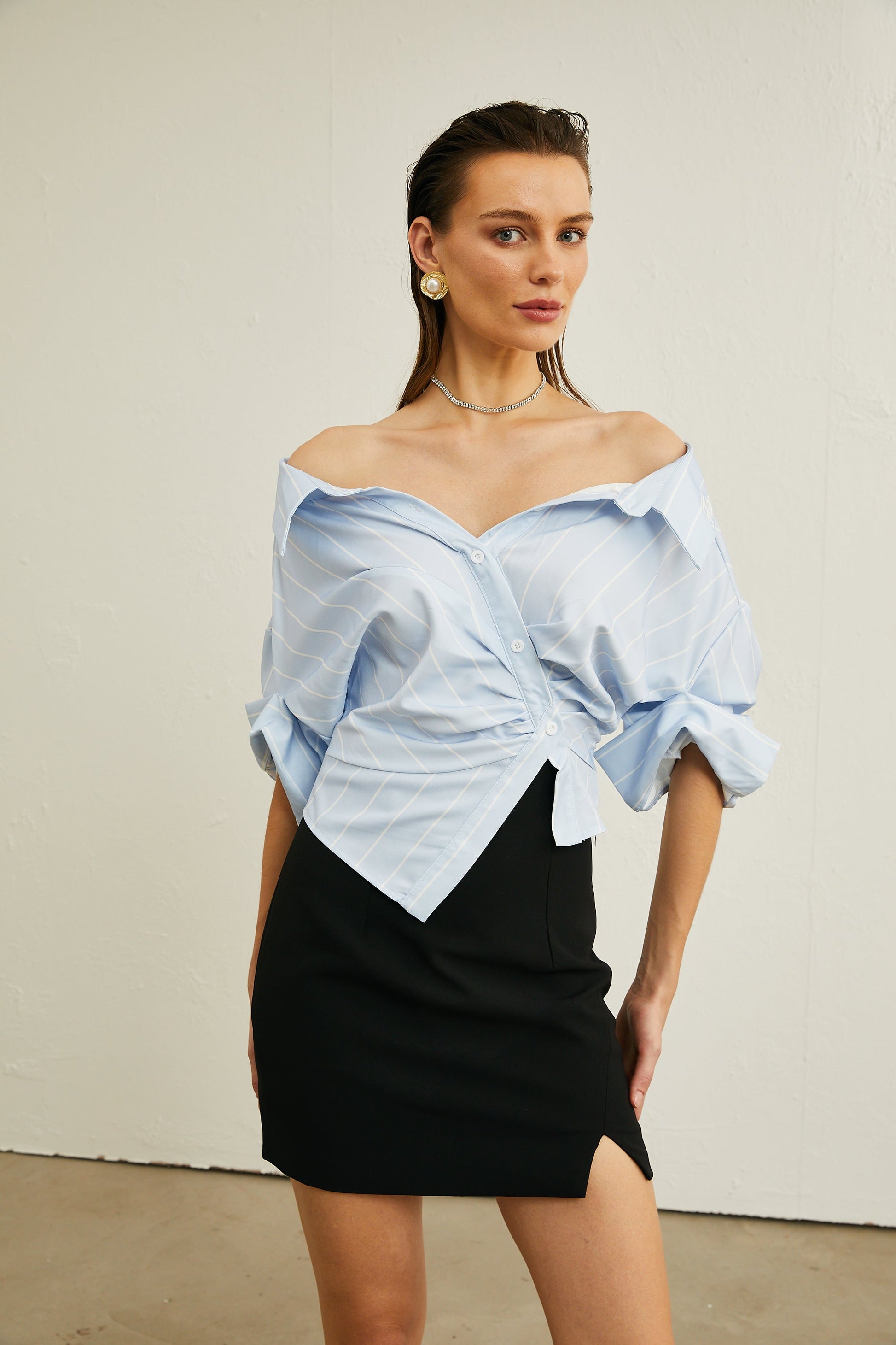 Blusa de rayas con hombros descubiertos y tirantes de cadena para mujer-Blouses for women-Casaluzia