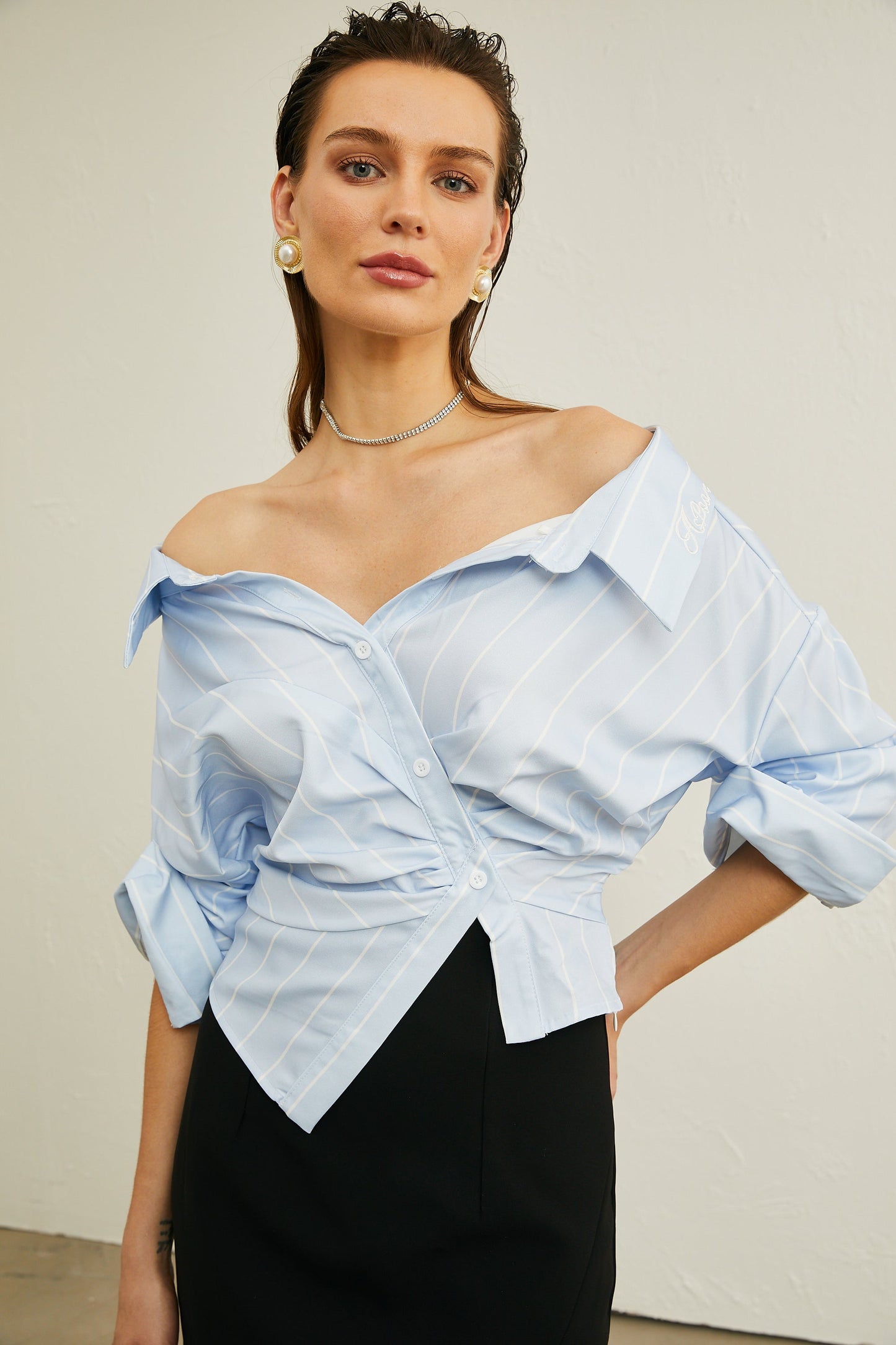 Blusa de rayas con hombros descubiertos y tirantes de cadena para mujer-Blouses for women-Casaluzia