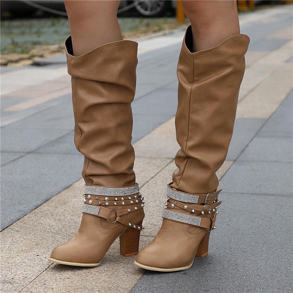 Botas altas holgadas para mujer con correas tachonadas-Footwear for women-Casaluzia