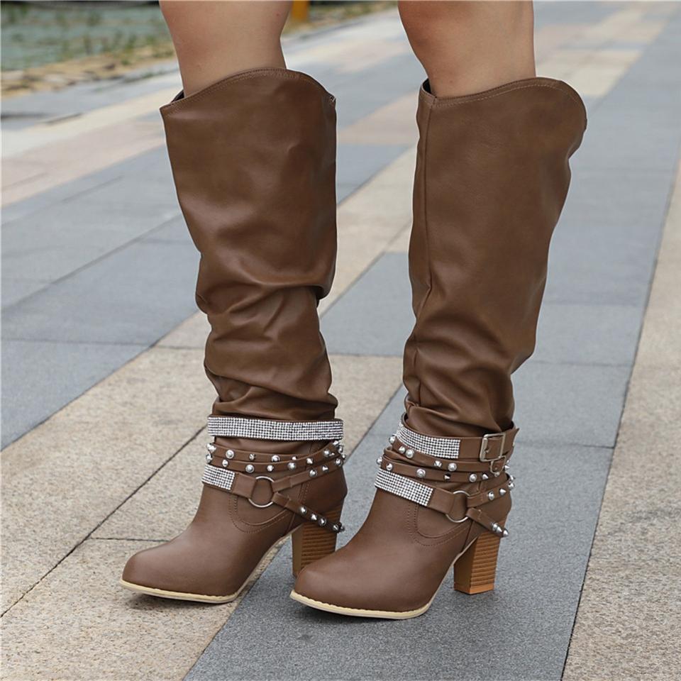 Botas altas holgadas para mujer con correas tachonadas-Footwear for women-Casaluzia