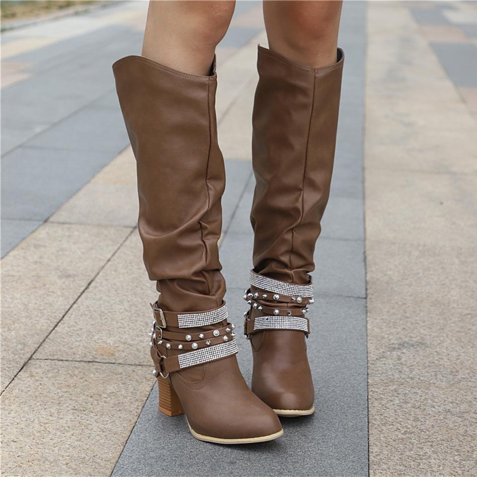 Botas altas holgadas para mujer con correas tachonadas-Footwear for women-Casaluzia
