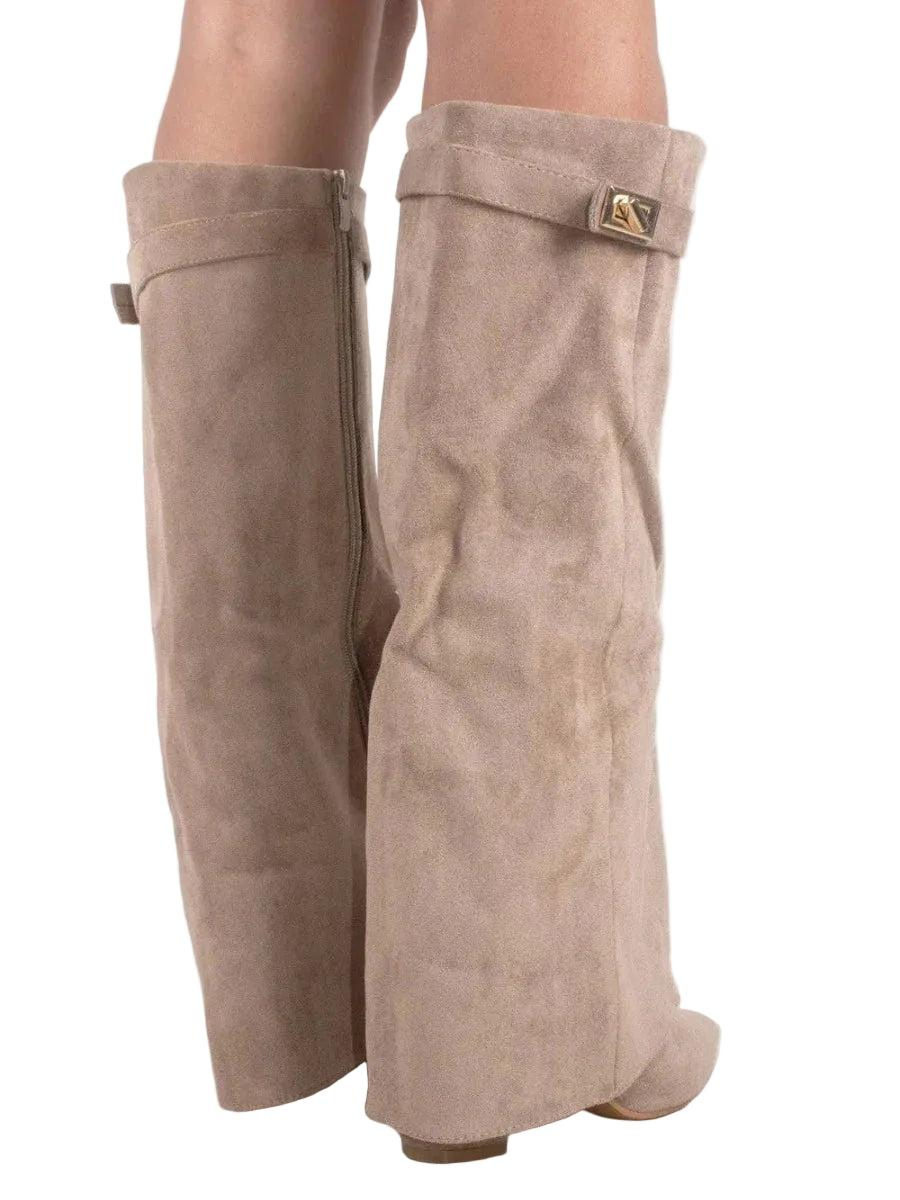 Botas de mujer de caña alta con punta afilada y tacón ancho-Footwear for women-Casaluzia