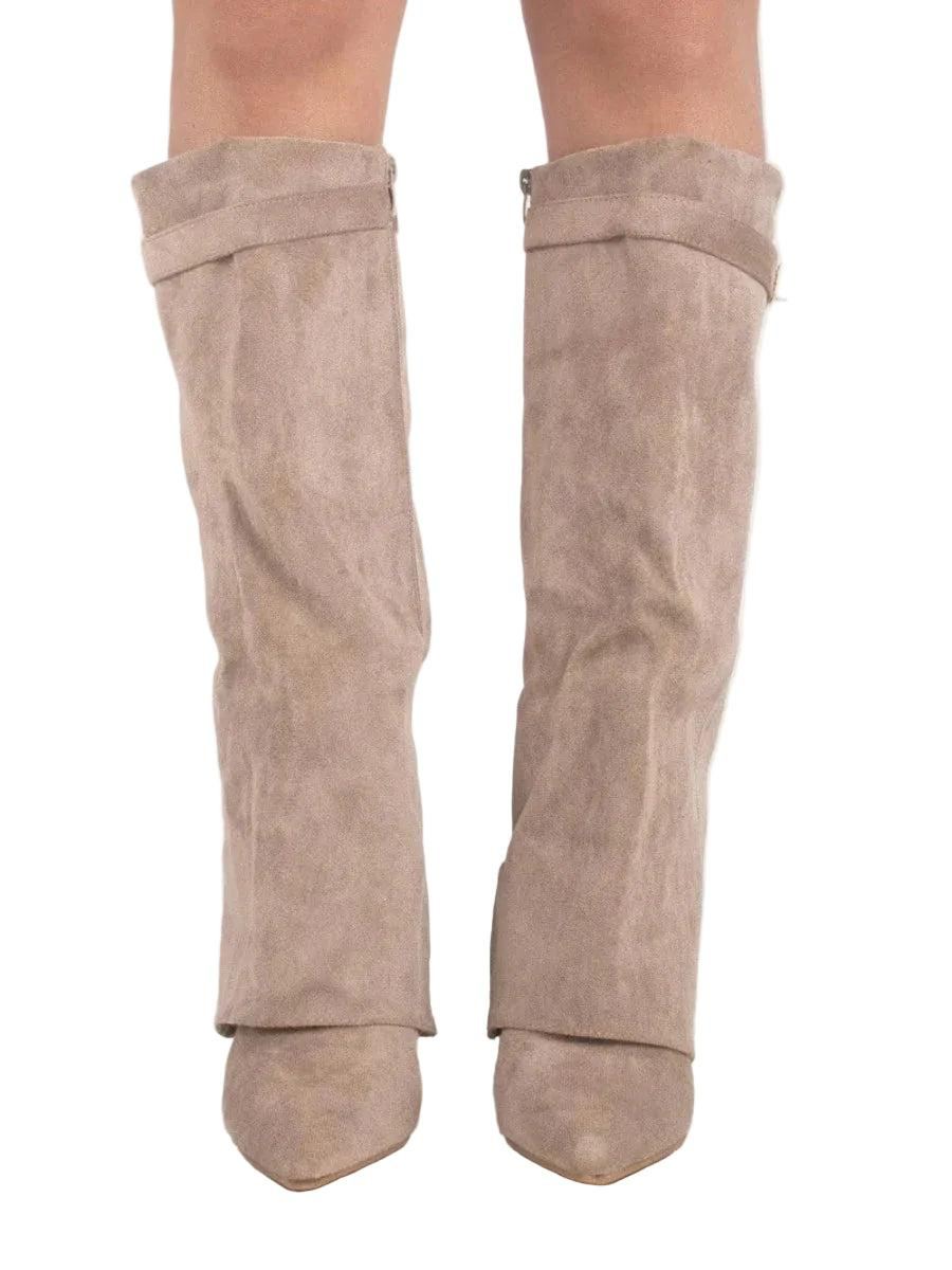 Botas de mujer de caña alta con punta afilada y tacón ancho-Footwear for women-Casaluzia