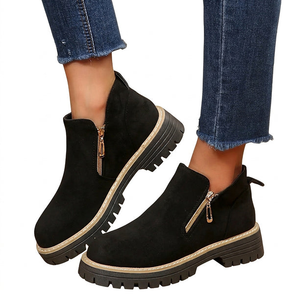 Botines de mujer con cremalleras laterales y suela dentada-Footwear for women-Casaluzia