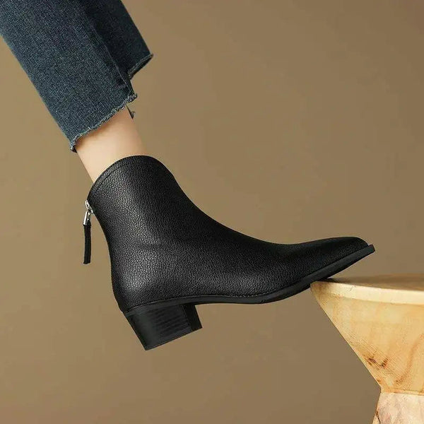 Botines de mujer con punta afilada y tacón de bloque-Footwear for women-Casaluzia