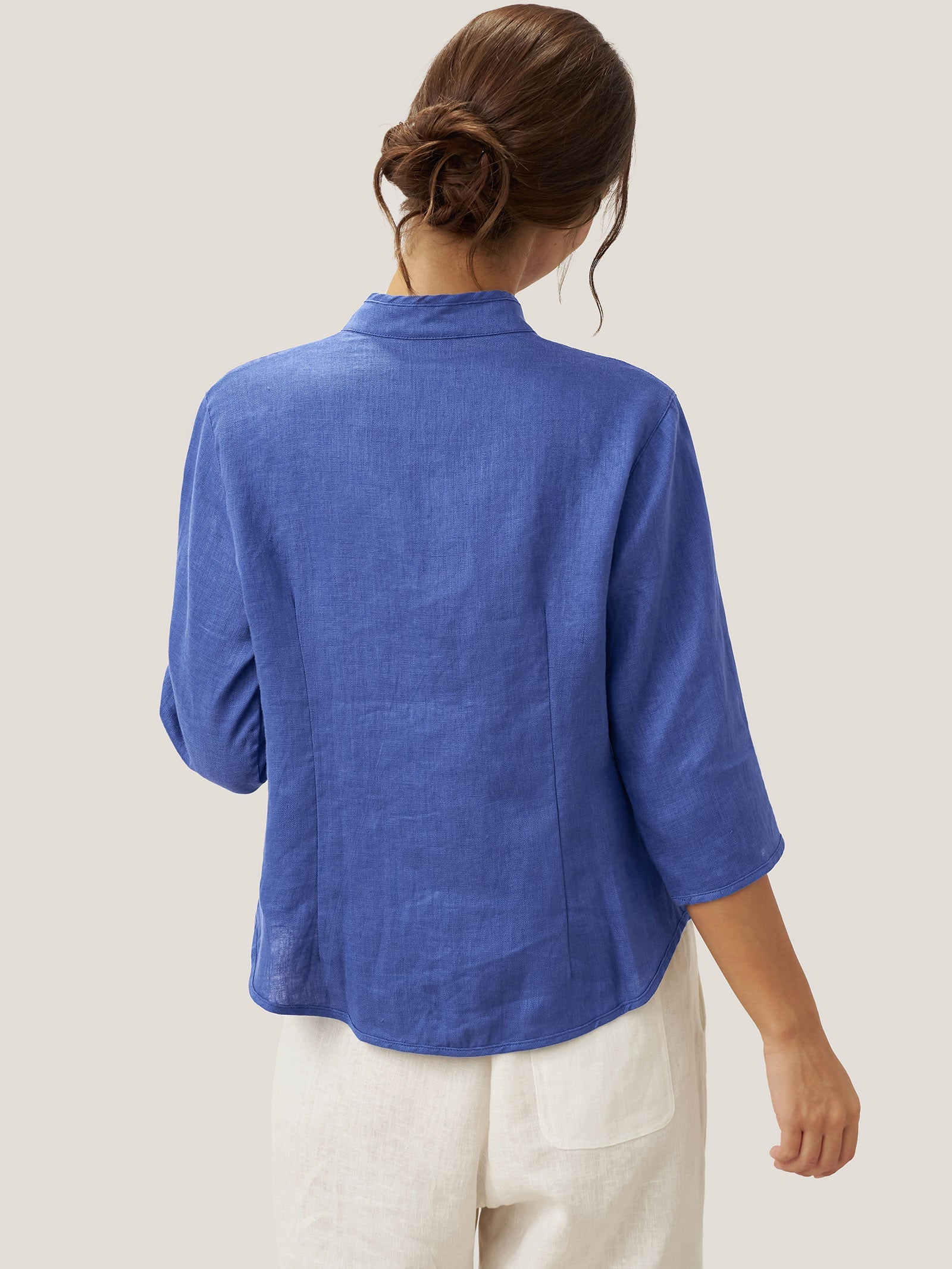 Camisa de lino entallada con cuello mandarín para mujer-Shirts for women-Casaluzia