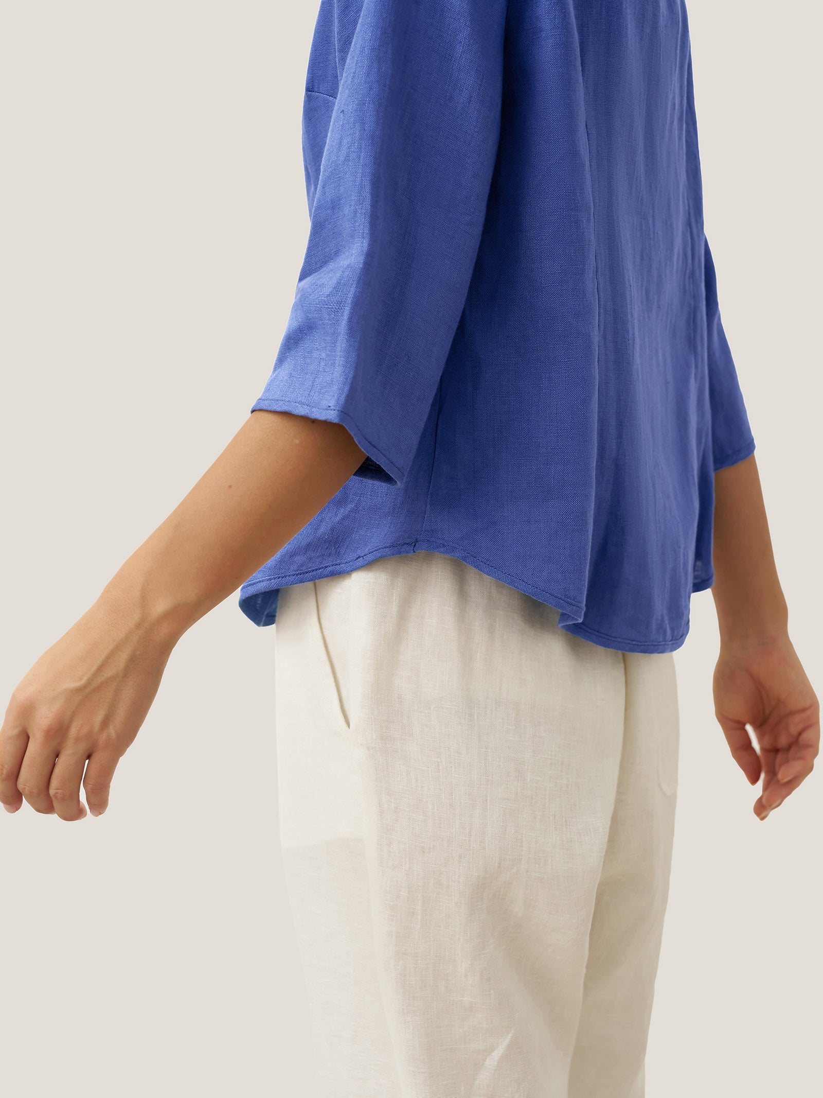 Camisa de lino entallada con cuello mandarín para mujer-Shirts for women-Casaluzia