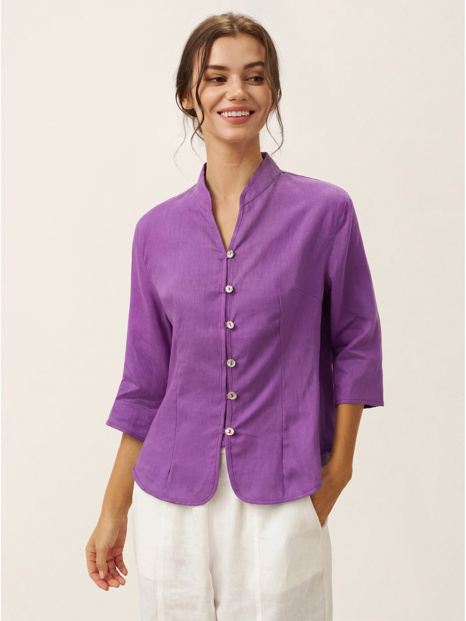 Camisa de lino entallada con cuello mandarín para mujer-Shirts for women-Casaluzia