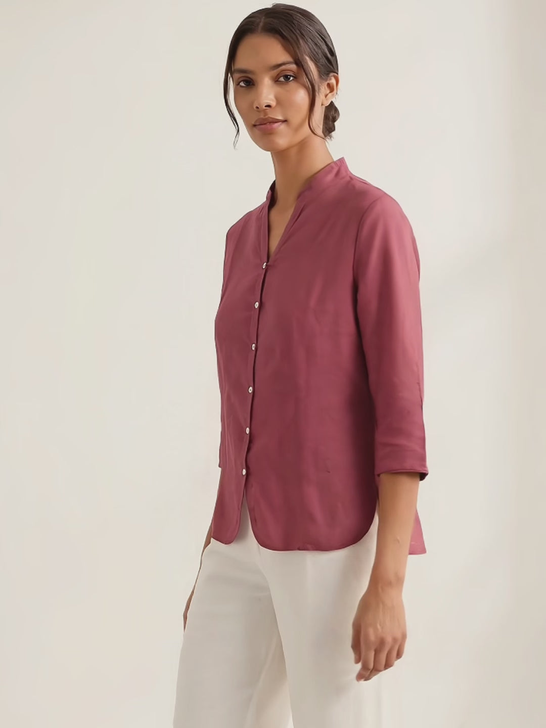 Camisa de lino entallada con cuello mandarín para mujer-Shirts for women-Casaluzia