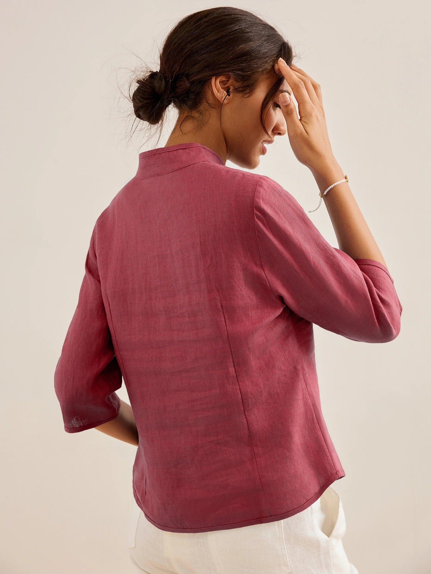Camisa de lino entallada con cuello mandarín para mujer-Shirts for women-Casaluzia