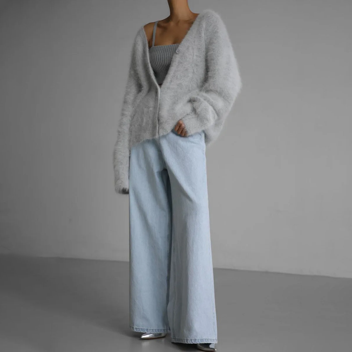 Cárdigan de punto para mujer con cuello en V y botones-Jacket for women-Casaluzia