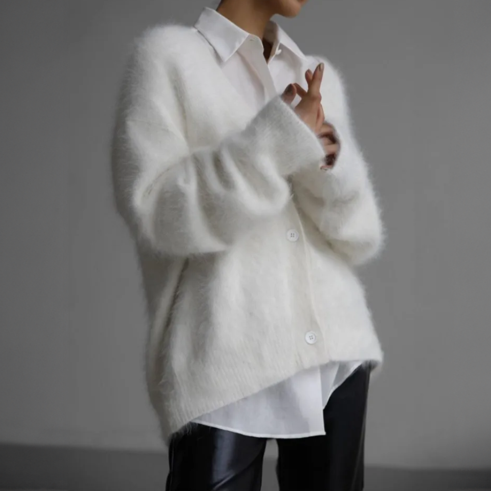Cárdigan de punto para mujer con cuello en V y botones-Jacket for women-Casaluzia