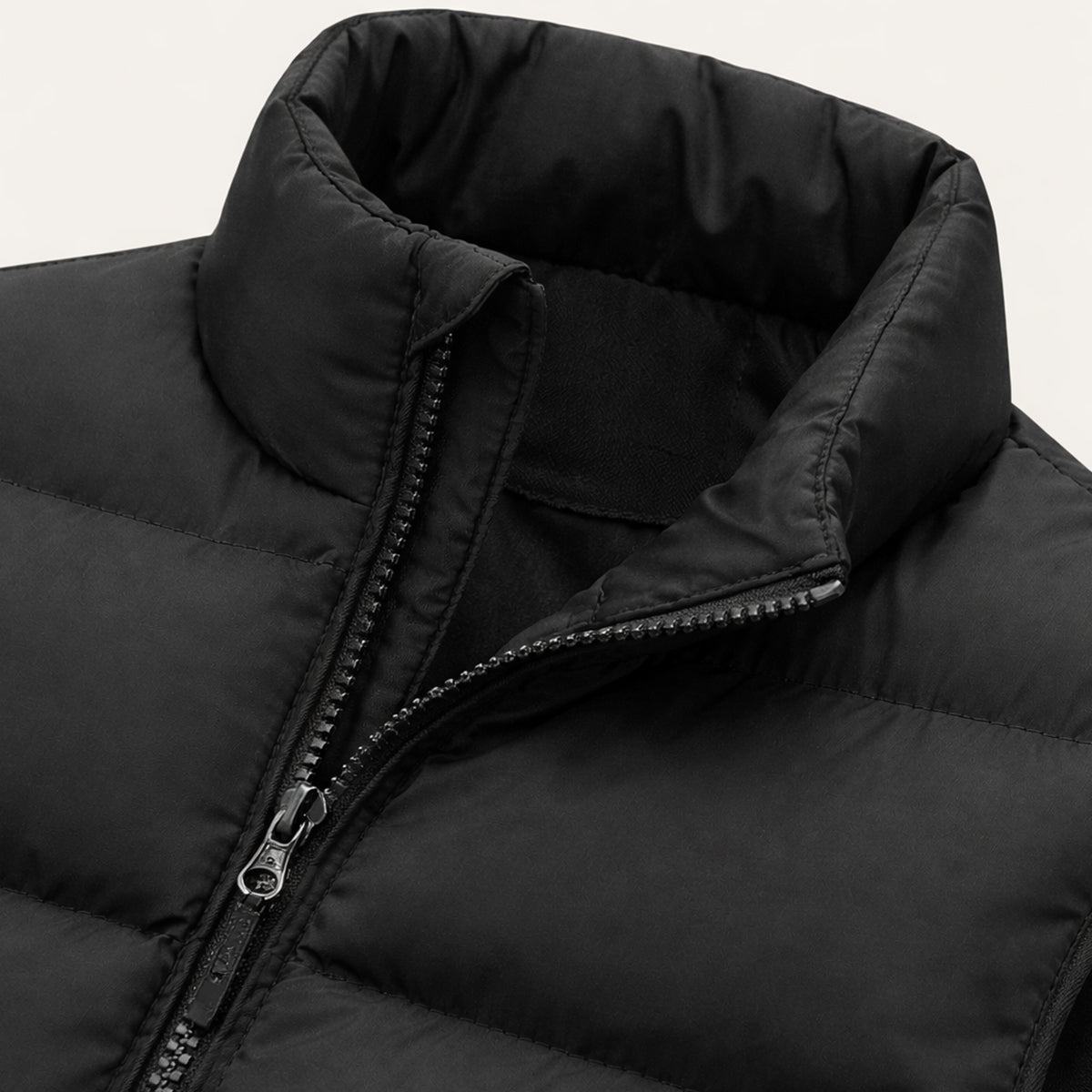 Chaleco acolchado para hombre con bolsillos con cremallera-Vests for men-Casaluzia