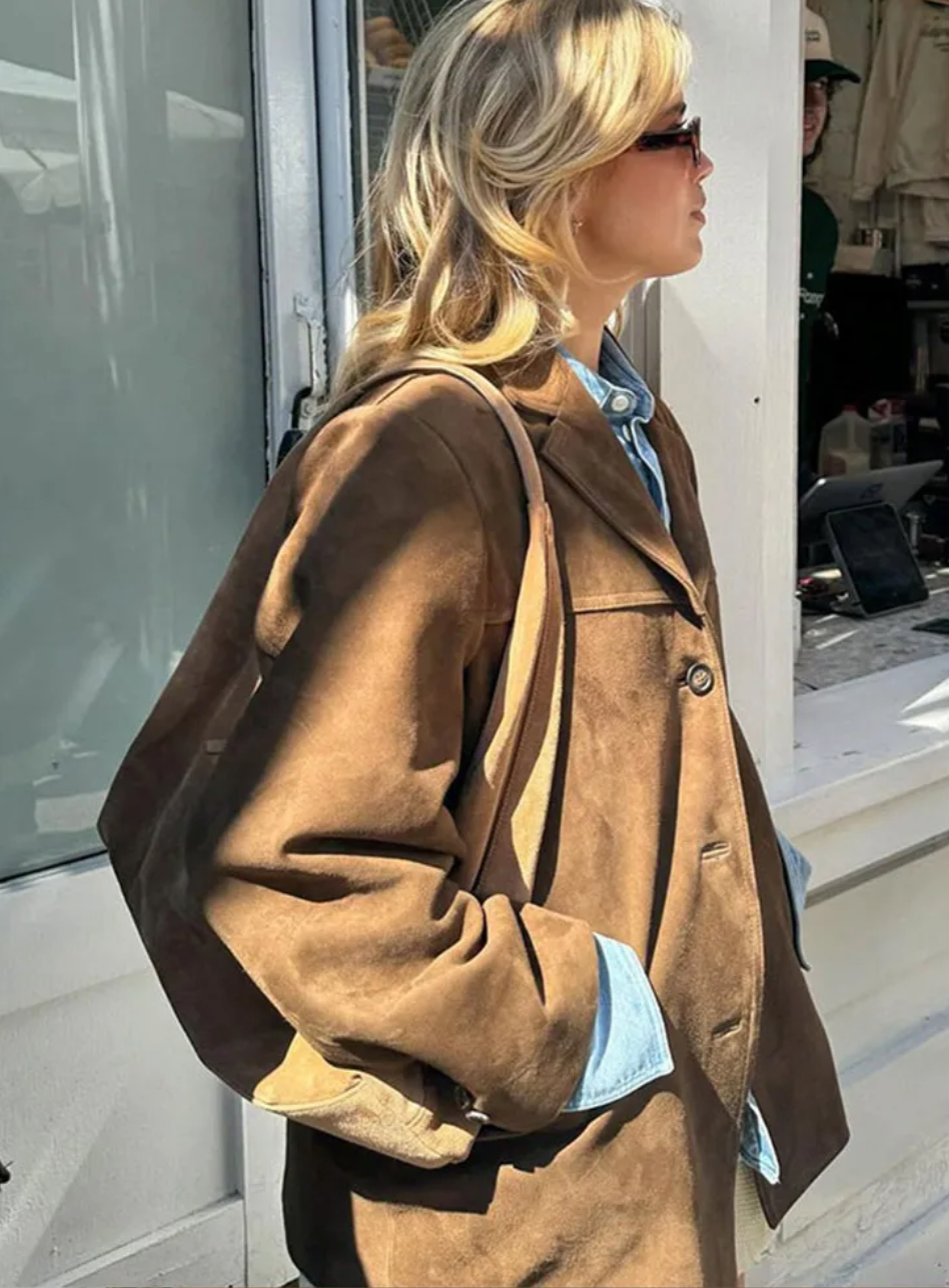 Chaqueta de mujer con cuello y botones-Jacket for women-Casaluzia
