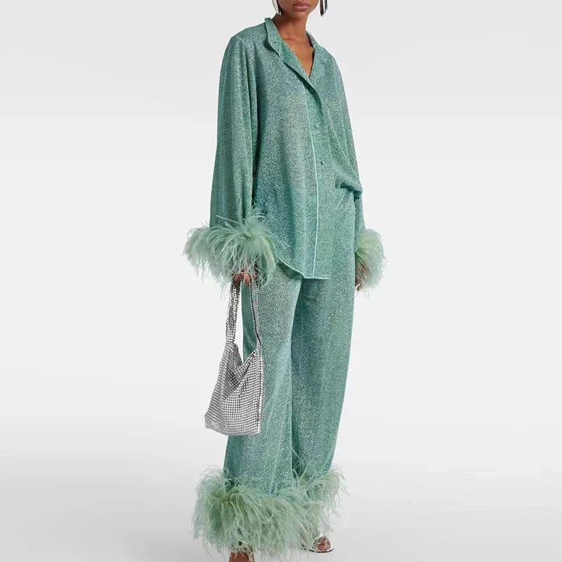 Conjunto de Dos Piezas para Mujer con Camisa Abotonada y Pantalón con Detalles de Plumas-Sets for women-Casaluzia