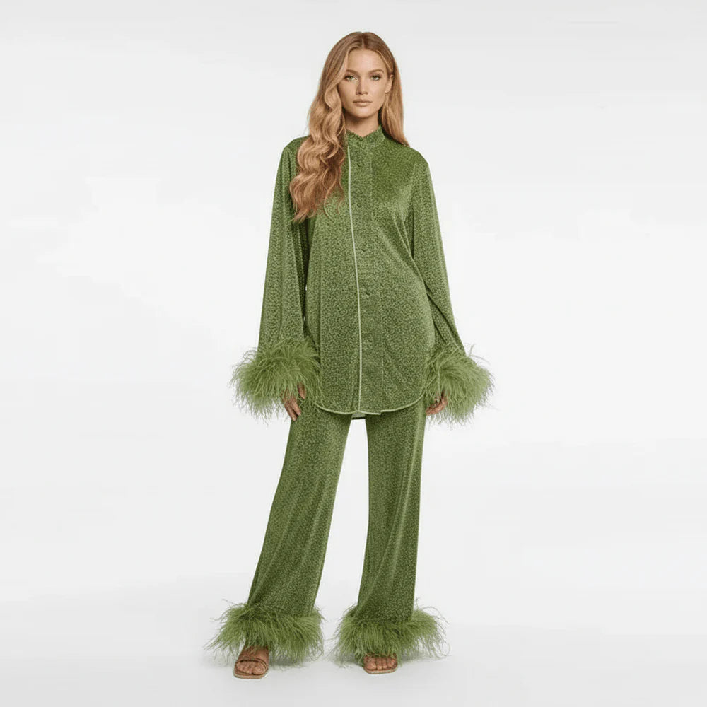 Conjunto de Dos Piezas para Mujer con Camisa Abotonada y Pantalón con Detalles de Plumas-Sets for women-Casaluzia