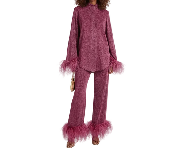 Conjunto de Dos Piezas para Mujer con Camisa Abotonada y Pantalón con Detalles de Plumas