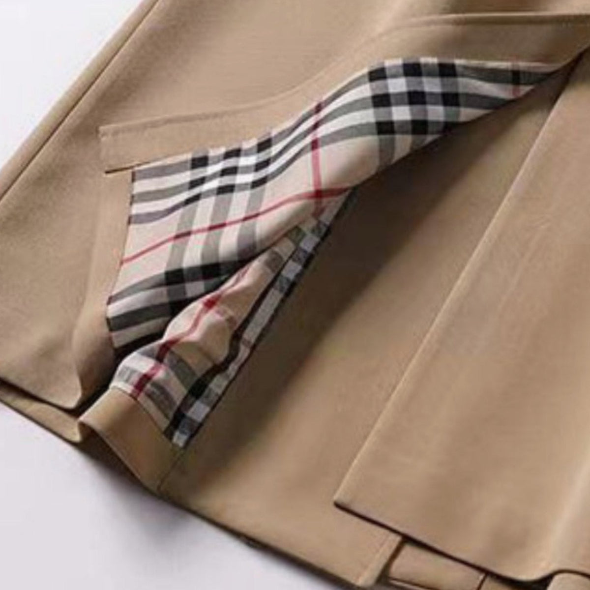 Gabardina larga para mujer con cinturón y forro de cuadros-Coats for women-Casaluzia