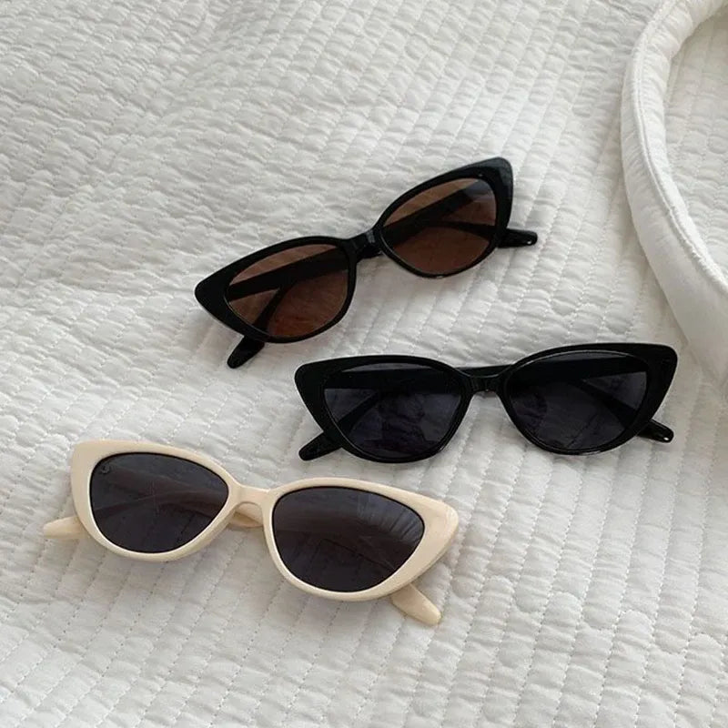 Gafas de sol Cat-Eye de mujer con montura sólida-Glasses for women-Casaluzia