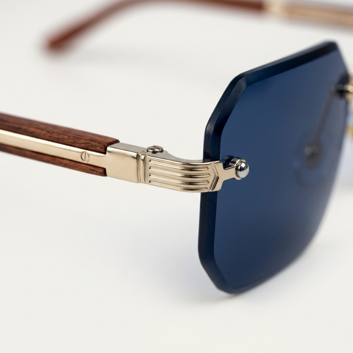 Gafas de sol para hombre con lentes geométricas y puente metálico-Glasses for men-Casaluzia