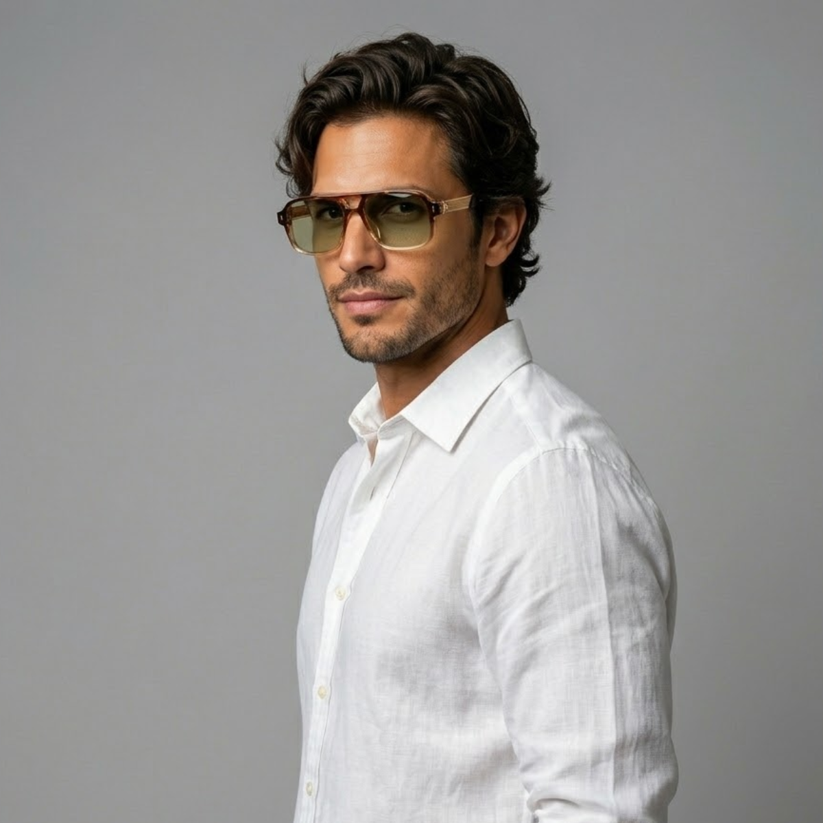 Gafas de sol para hombre con montura transparente cuadrada y varillas acanaladas-Glasses for men-Casaluzia