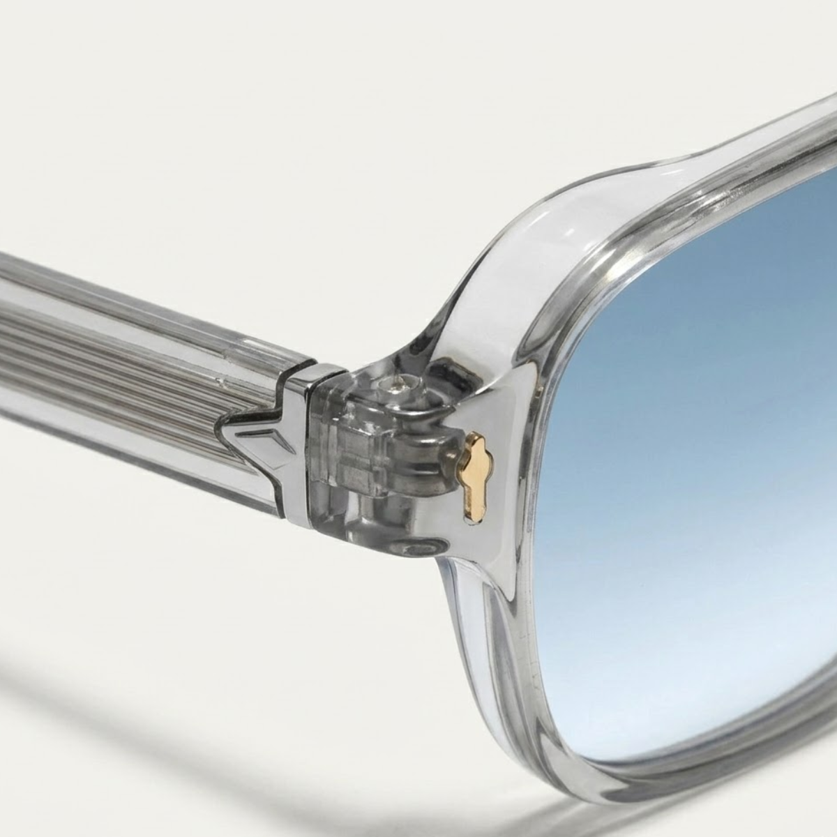 Gafas de sol para hombre con montura transparente cuadrada y varillas acanaladas-Glasses for men-Casaluzia