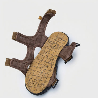 Hombres Sandalias con tres correas ajustables y suela dentada-Footwear for men-Casaluzia