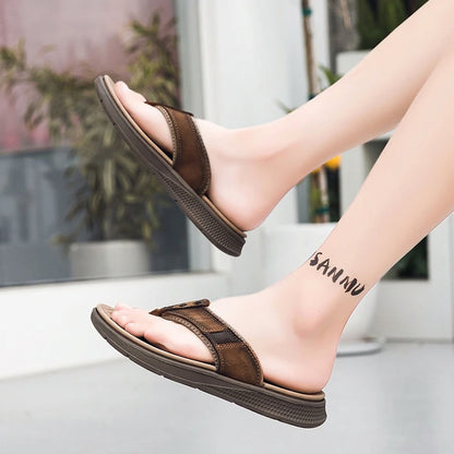 Hombres Sandalias de dedo con detalles metálicos y suela con relieve-Footwear for men-Casaluzia