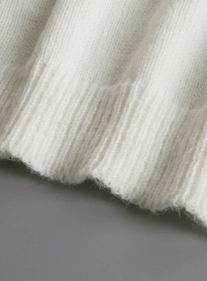 Jersey de punto para mujer con cuello en V con volantes y detalle de botones-Sweaters for Women-Casaluzia