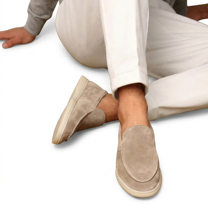 Mocasines de gamuza con punta moc-toe para hombre-Footwear for men-Casaluzia