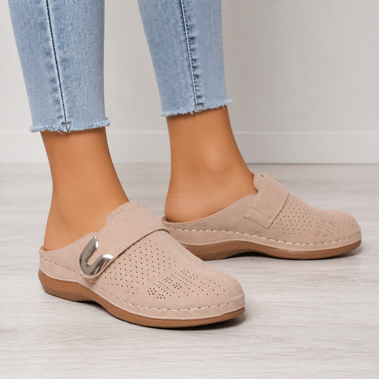 Mocasines sin Cordones para Mujer con Correa de Hebilla y Empeine Perforado-Footwear for women-Casaluzia