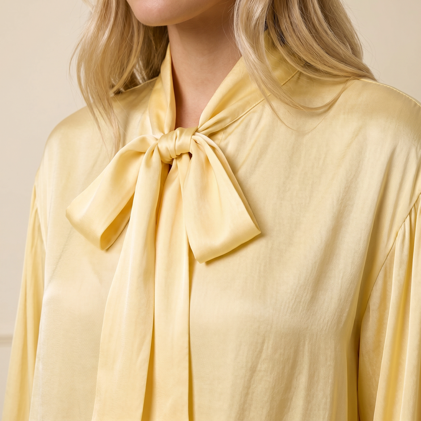 Mujer Blusa con cuello de lazo y mangas largas-Blouse for women-Casaluzia