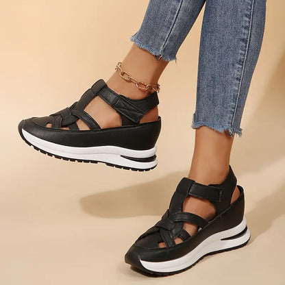 Mujer Sandalias de Punta Cerrada con Diseño Calado y Suela de Plataforma-Footwear for women-Casaluzia