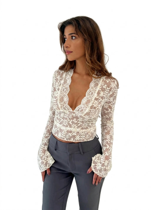 Mujer Top de encaje con escote en V y mangas acampanadas-Blouse for women-Casaluzia