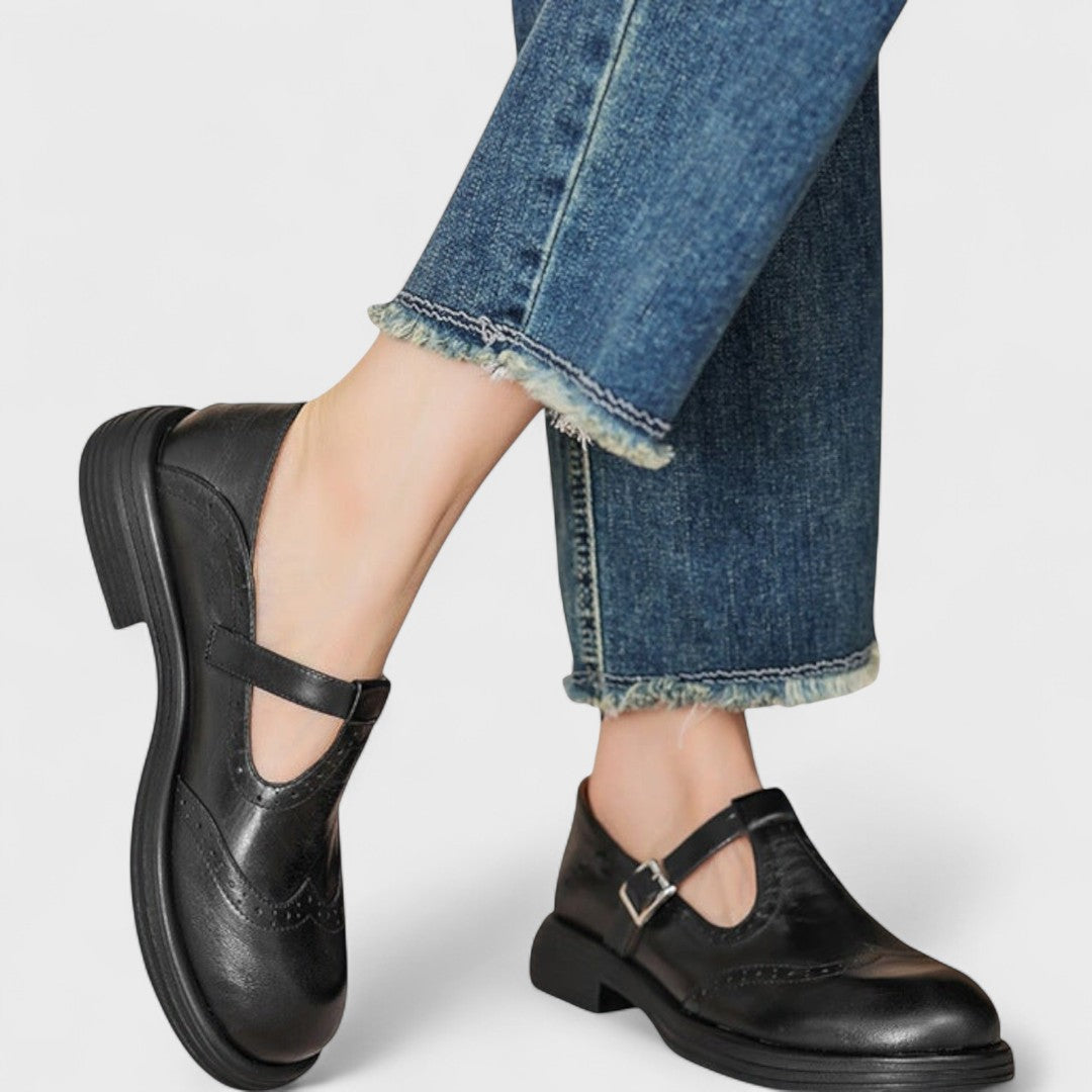 Mujer Zapatos con correa en T y detalles brogue-Shoes for women-Casaluzia