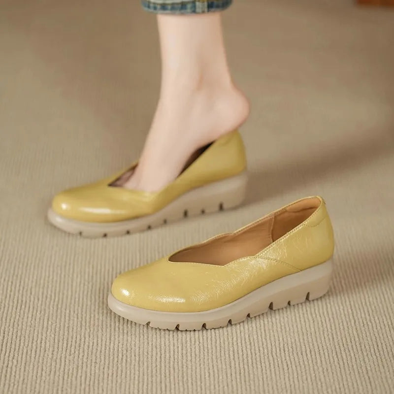 Mujer Zapatos tipo bailarina con suela de cuña y escote en V-Footwear for women-Casaluzia