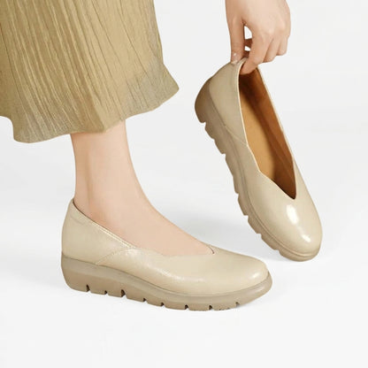 Mujer Zapatos tipo bailarina con suela de cuña y escote en V-Footwear for women-Casaluzia