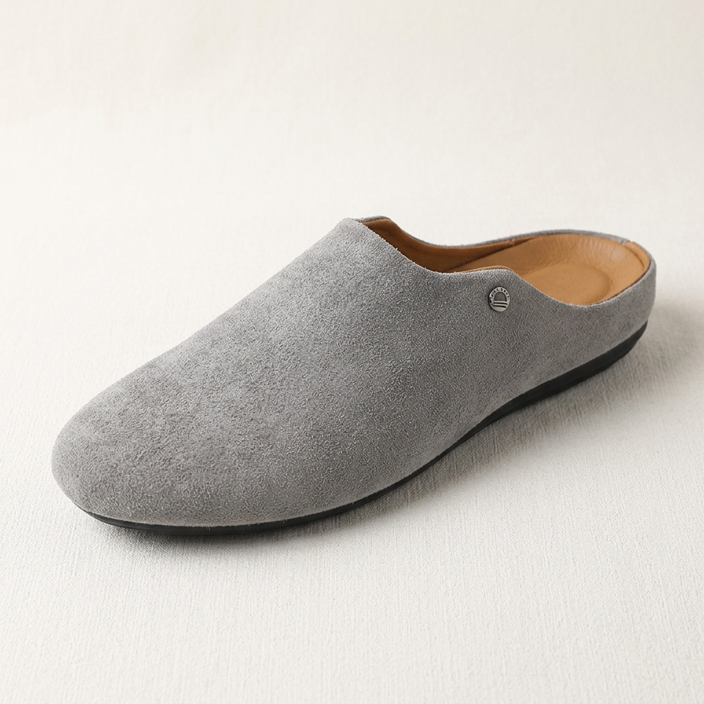 Mules de ante para hombre con detalle de tachuelas metálicas-Footwear for men-Casaluzia