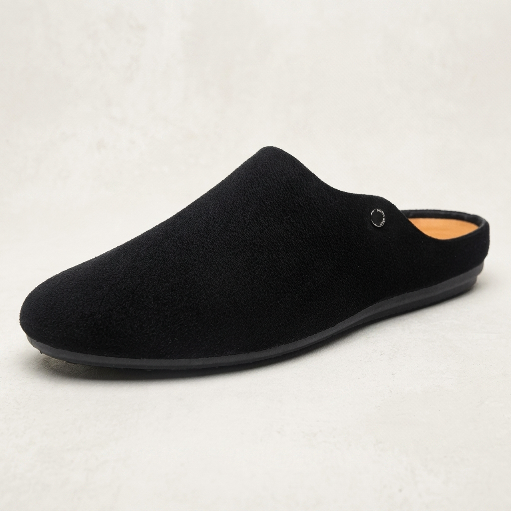Mules de ante para hombre con detalle de tachuelas metálicas-Footwear for men-Casaluzia