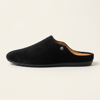 Mules de ante para hombre con detalle de tachuelas metálicas-Footwear for men-Casaluzia
