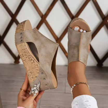 Mules de cuña de corcho con tachuelas para mujer-Footwear for women-Casaluzia