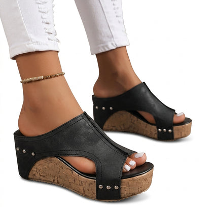 Mules de cuña de corcho con tachuelas para mujer-Footwear for women-Casaluzia