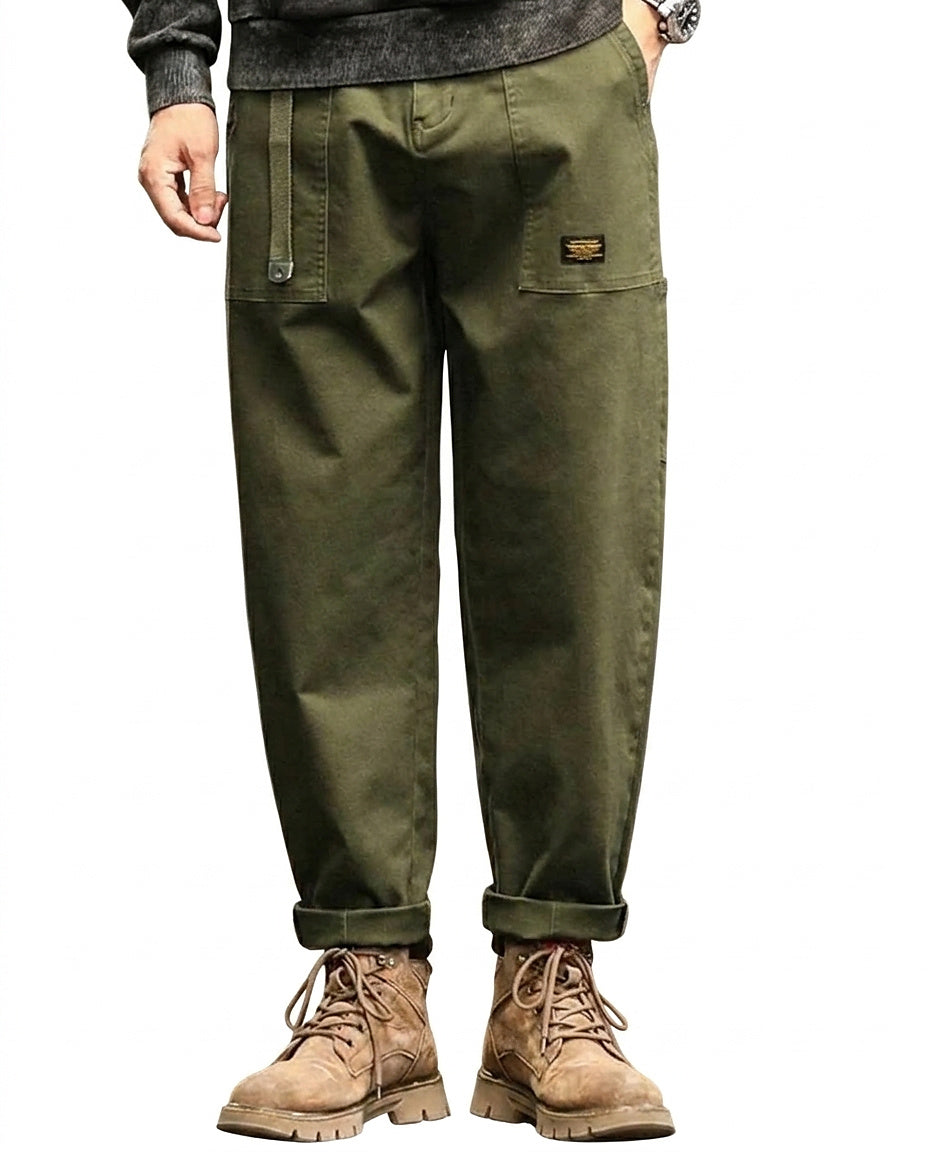Pantalones cargo para hombre con bolsillos de parche y detalle de cinturón-Pants for Men-Casaluzia