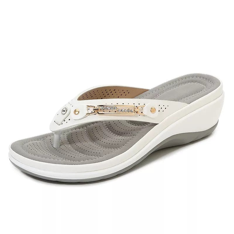Sandalias de dedo con cuña y detalle metálico para mujer-Footwear for women-Casaluzia
