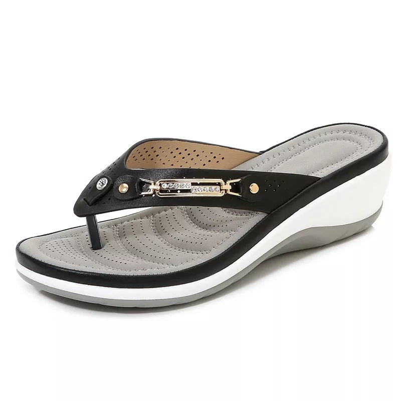 Sandalias de dedo con cuña y detalle metálico para mujer-Footwear for women-Casaluzia