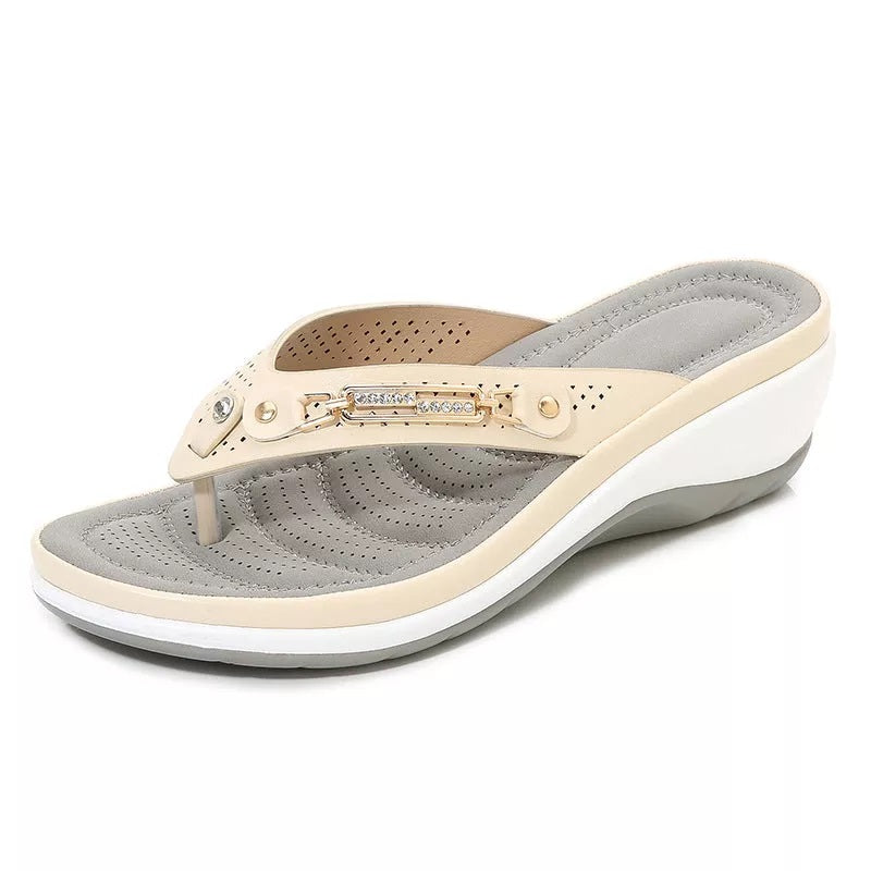 Sandalias de dedo con cuña y detalle metálico para mujer-Footwear for women-Casaluzia